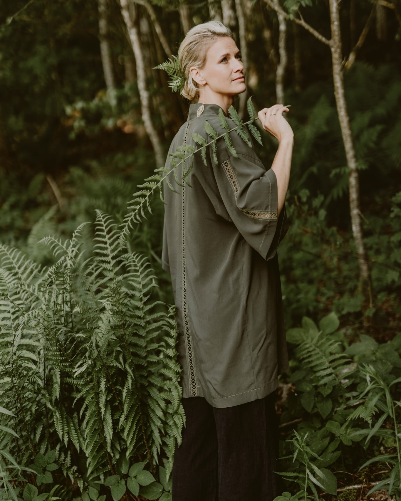 Viskoosist kimono niplispitsiga
